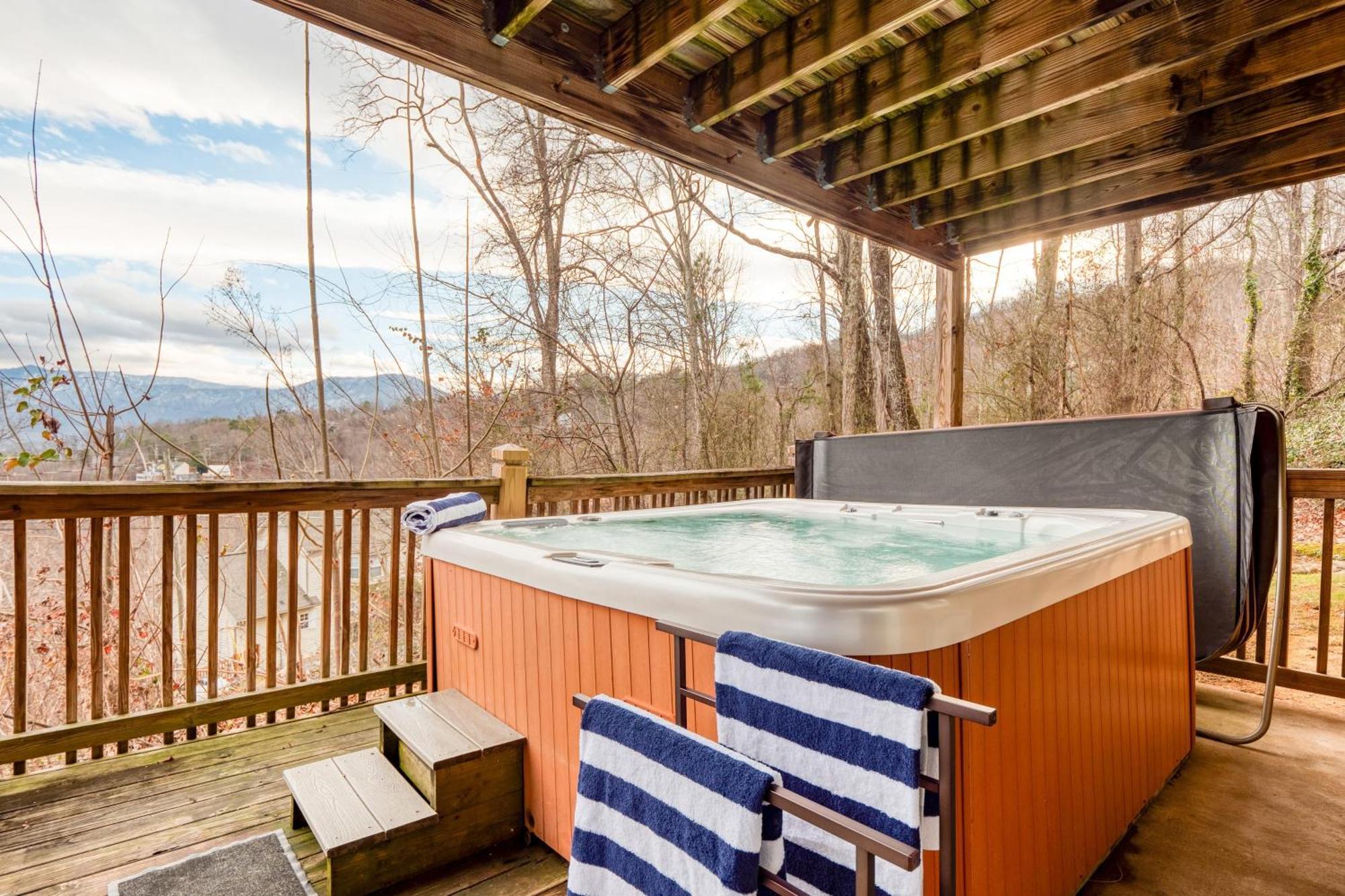 Chestnut By Avantstay Mountain Cabin W Treetop Views Hot Tub Game Room Gatlinburg Luaran gambar